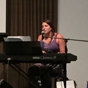 Meet your Posher, Danielle